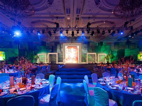 Raising the Bar: Elevate Your Gala with an Upscale Event Magician